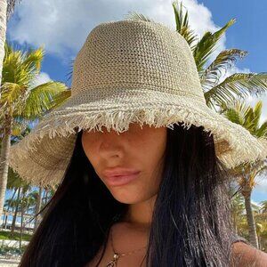 Fashion Nova Floppy Bucket Hat